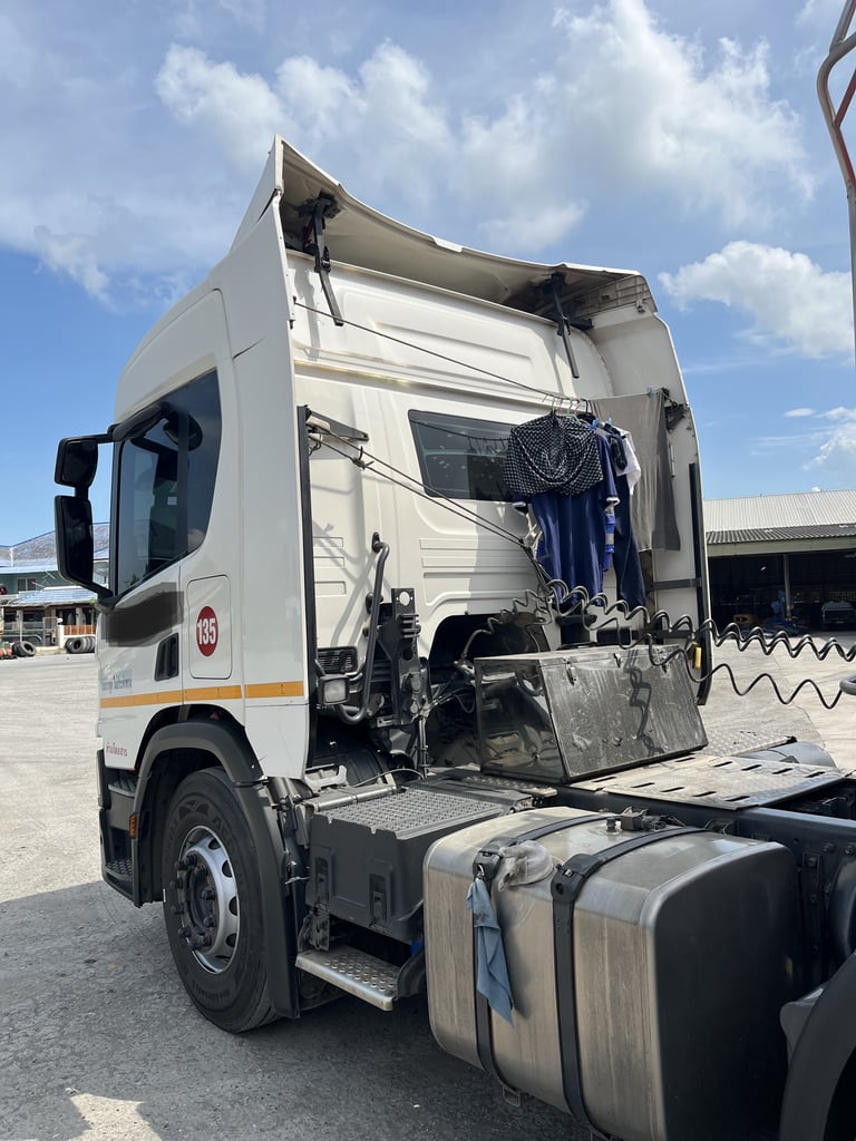 SCANIA P360 360แรงม้า รถบรรทุก หัวลาก 10ล้อ หัวลาก เฉพาะหัว ปี2020 เลขไมล์น้อยกว่า 800,000 กม. SCANIA P360 360แรงม้า รถบรรทุก หัวลาก 10ล้อ หัวลาก เฉพาะหัว ปี2020 เลขไมล์น้อยกว่า 800,000 กม.