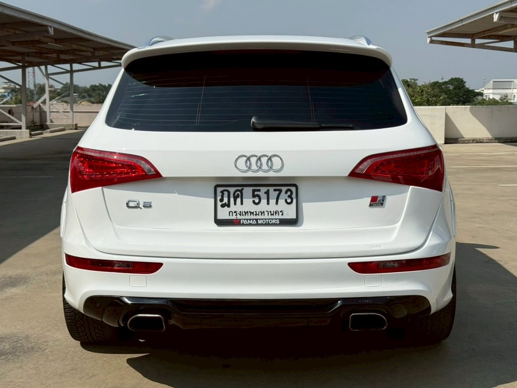 AUDI Q5 2.0L Turbo TFSi Quattro พร้อมชุดแต่ง "Caratere" รอบคัน 7AT Tronic S-Line (AWD)