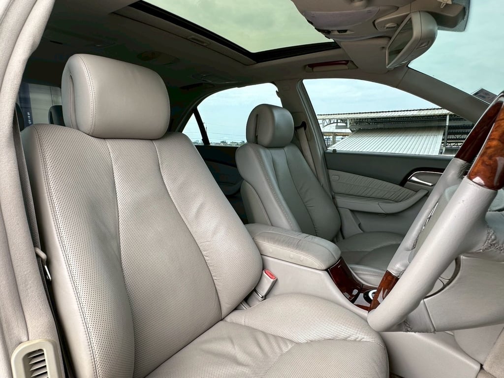 Mercedes-Benz S500 Sunroof "Long Wheel Base" (W220) 5.0L V8 Mercedes-Benz S500 Sunroof "Long Wheel Base" (W220) 5.0L V8
