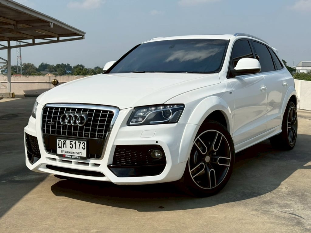 AUDI Q5 2.0L Turbo TFSi Quattro พร้อมชุดแต่ง "Caratere" รอบคัน 7AT Tronic S-Line (AWD)