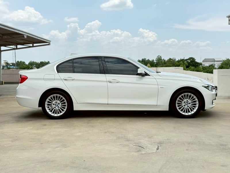 BMW 320d  Luxury Line (F30) 2.0L 8AT TwinTurbo
