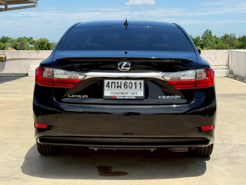 LEXUS ES300h Luxury Minor Change 2.5L Hybrid 6AT Sunroof LEXUS ES300h Luxury Minor Change 2.5L Hybrid 6AT Sunroof