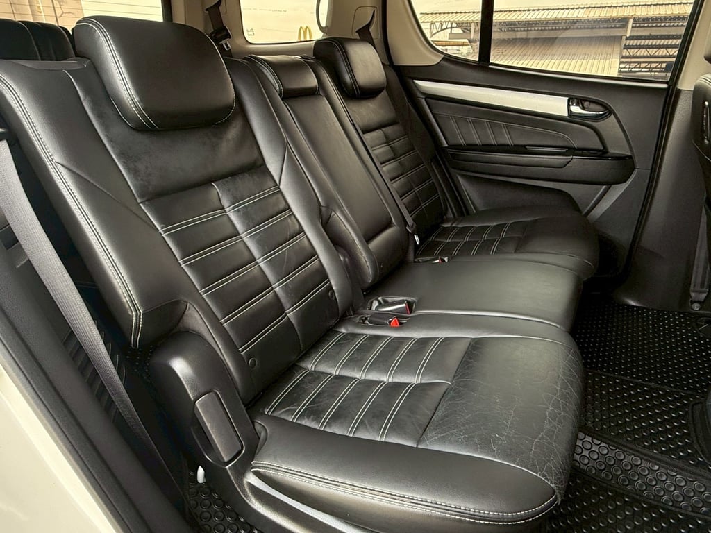 ISUZU MU-X The Iconic DVD Navi 1.9L DDi BluePower 6AT Turbo ISUZU MU-X The Iconic DVD Navi 1.9L DDi BluePower 6AT Turbo