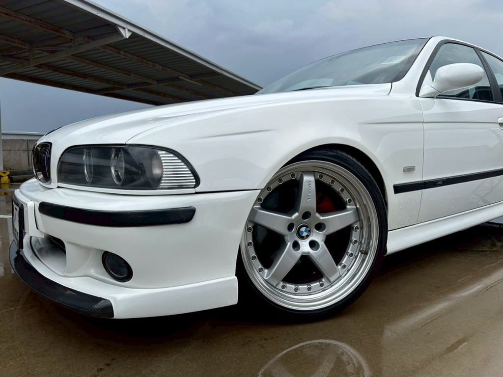 BMW 540i M-Sport (E39) รถย้ายของ 4.4L V8