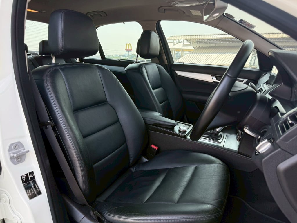 MERCEDES BENZ C200 Kompressor (W204)Avantgarde 1.8L MERCEDES BENZ C200 Kompressor (W204)Avantgarde 1.8L