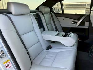 BMW M5 5.0i "Sunroof" (E60) 5.0L V10 SMG 7AT