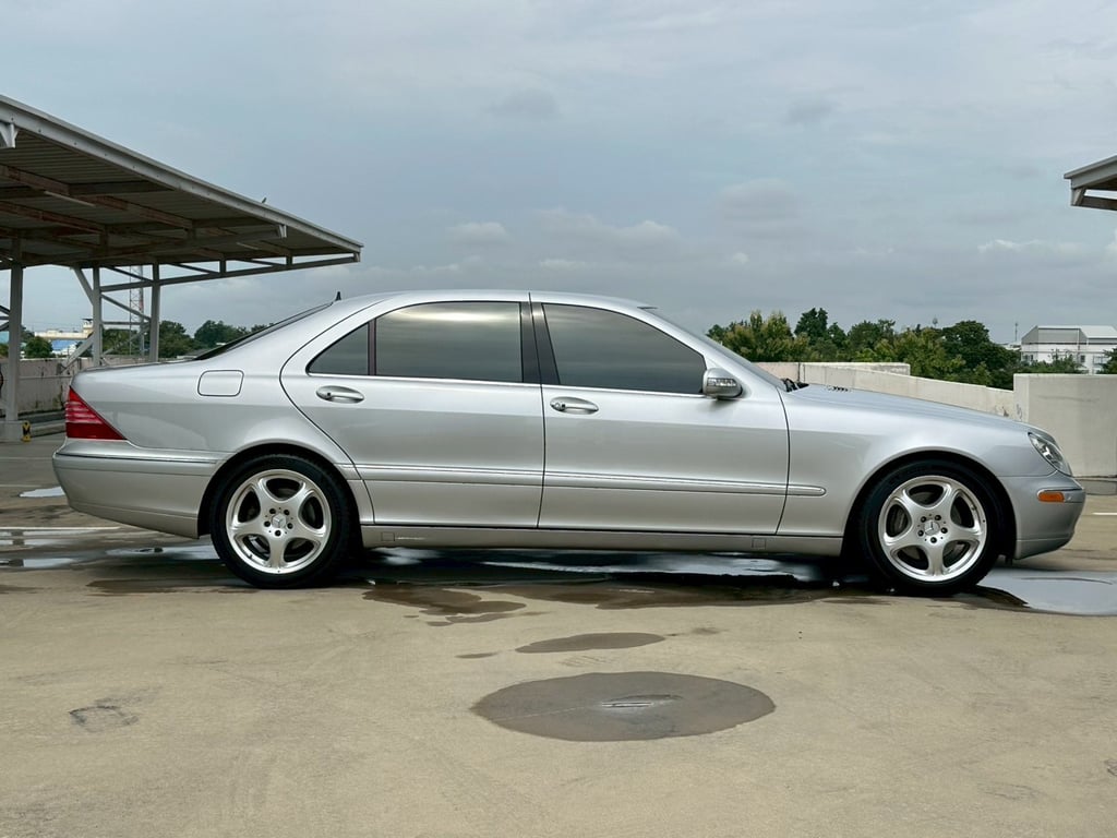 Mercedes-Benz S500 Sunroof "Long Wheel Base" (W220) 5.0L V8 Mercedes-Benz S500 Sunroof "Long Wheel Base" (W220) 5.0L V8