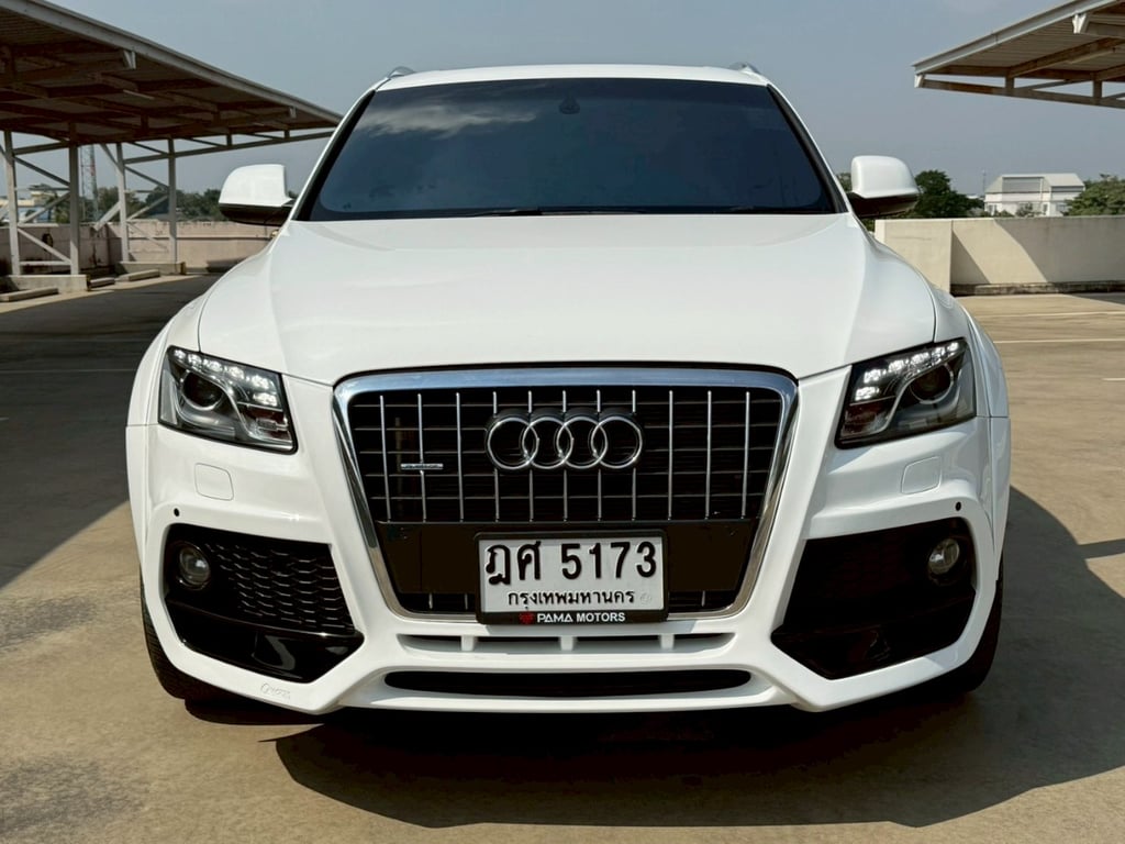 AUDI Q5 2.0L Turbo TFSi Quattro พร้อมชุดแต่ง "Caratere" รอบคัน 7AT Tronic S-Line (AWD)