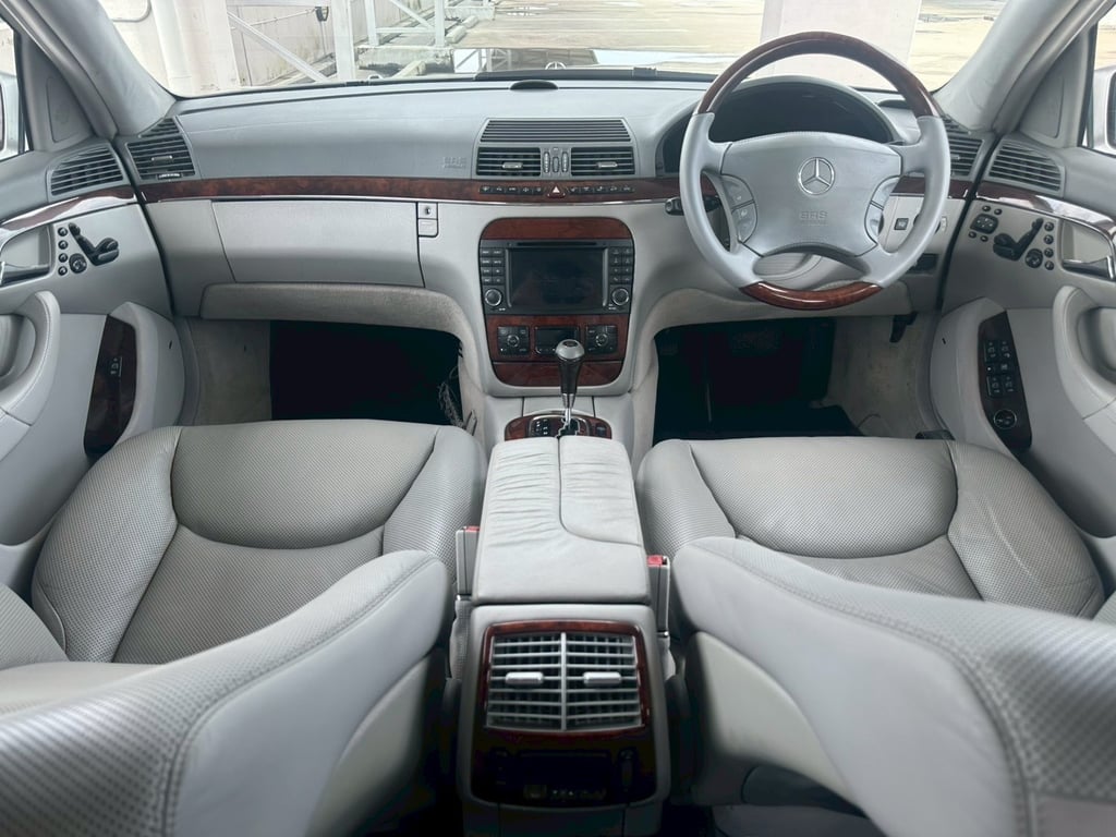 Mercedes-Benz S500 Sunroof "Long Wheel Base" (W220) 5.0L V8 Mercedes-Benz S500 Sunroof "Long Wheel Base" (W220) 5.0L V8