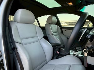 BMW M5 5.0i "Sunroof" (E60) 5.0L V10 SMG 7AT