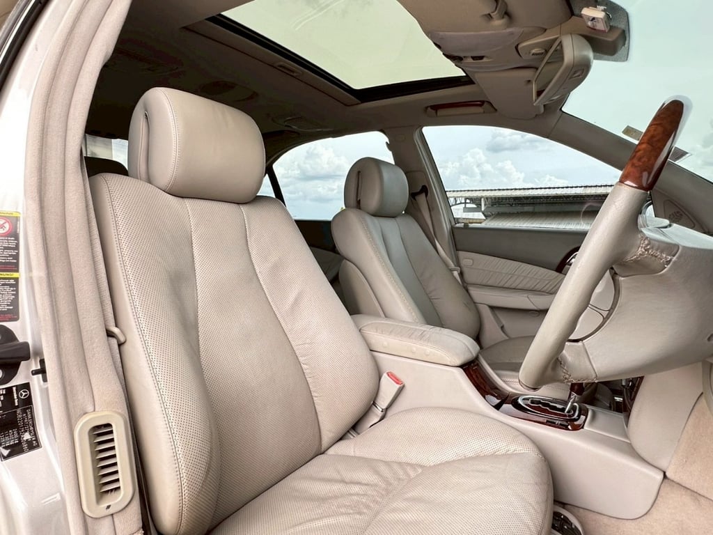 Mercedes-Benz S500 Sunroof "Long Wheel Base" (W220) 5.0L V8 Mercedes-Benz S500 Sunroof "Long Wheel Base" (W220) 5.0L V8