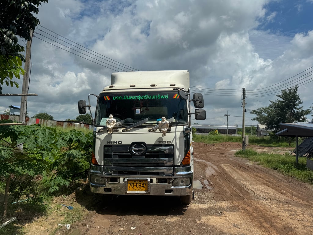 ขายรถไซโลอาหารสัตว์ พร้อมใช้งาน ขายรถไซโลอาหารสัตว์ พร้อมใช้งาน