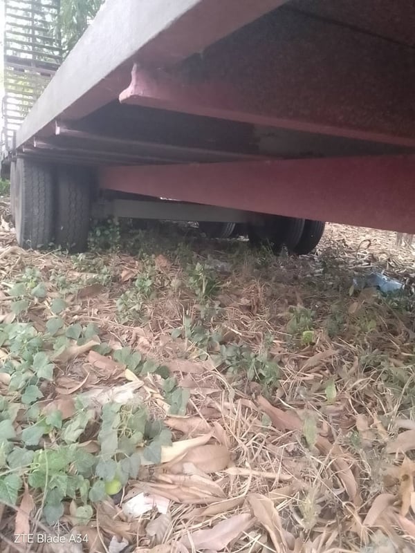 เทรนเลอร์ 8 ล้อ  