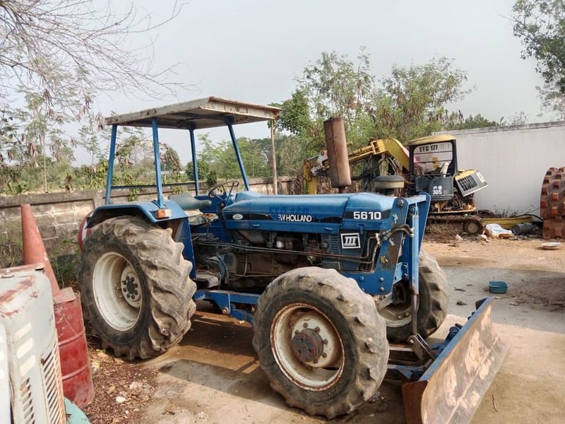 รถไถ รถใช้งานเอง