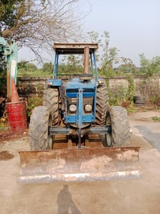 รถไถ รถใช้งานเอง