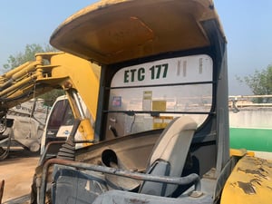 รถแบคโฮ CAT 