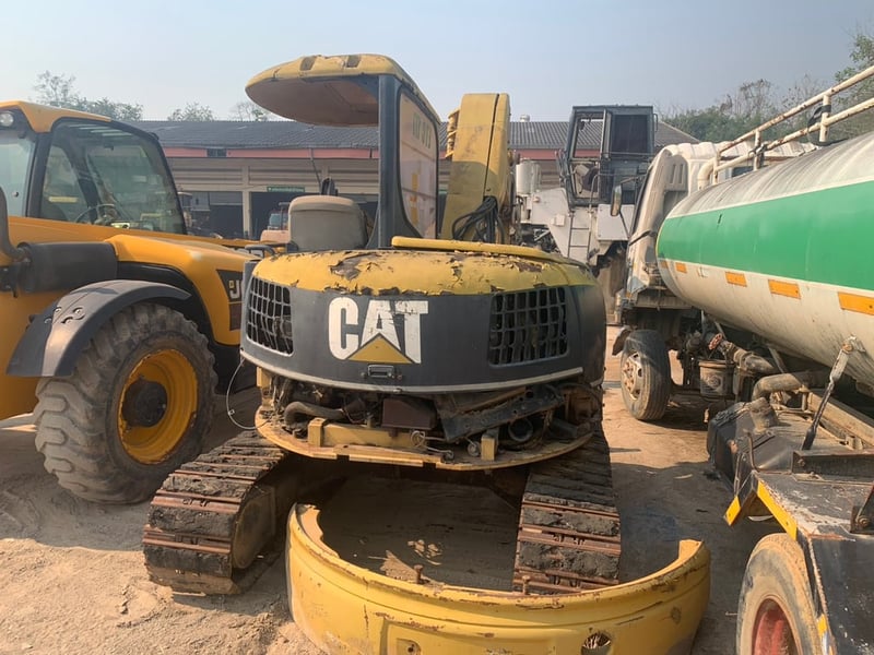 รถแบคโฮ CAT 