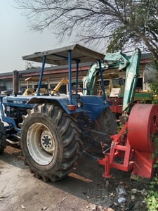 รถไถ รถใช้งานเอง