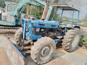 รถไถ รถใช้งานเอง