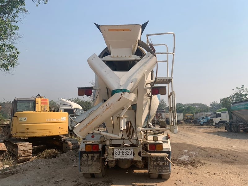 รถโม่ปูน ใช้งานเอง รถโม่ปูน ใช้งานเอง