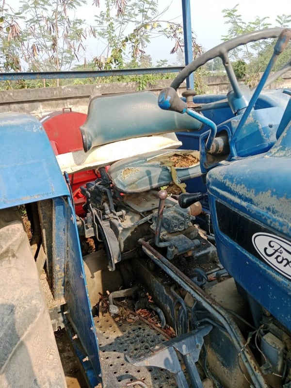 รถไถ รถใช้งานเอง