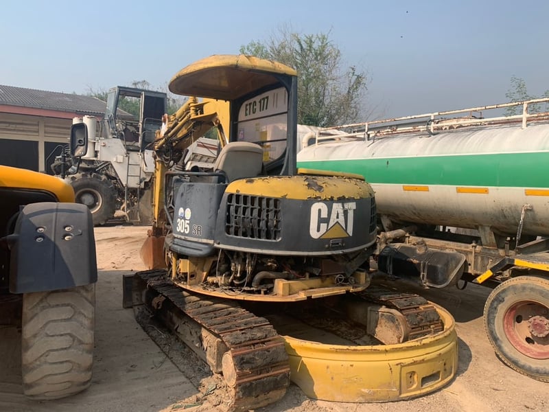 รถแบคโฮ CAT 