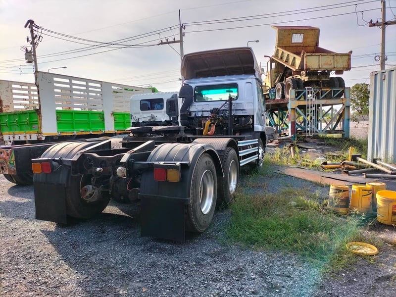 ขายหัวลากนิสสัน 320แรงม้า เบรคแห้งพร้อมหางโลเบท 2เพลา สภาพสวยพร้อมใช้งาน