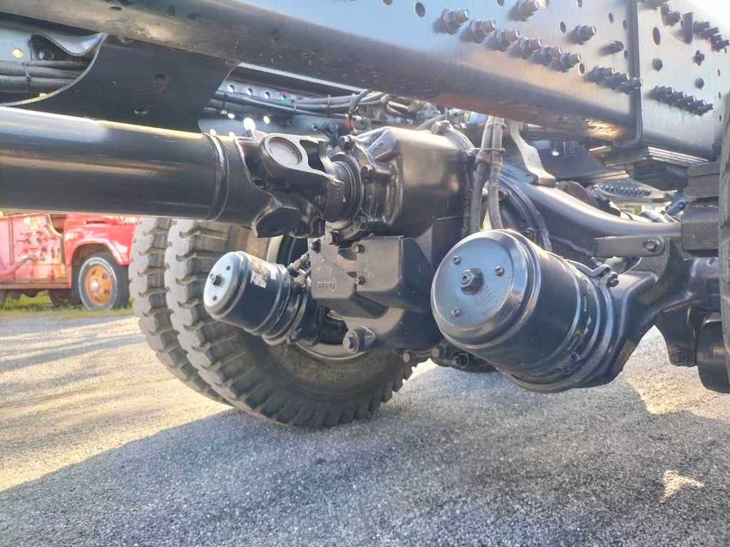 ขาย10ล้อ แชชซีเปล่าไมล์แท้ๆเก่าเก็บใช้งานน้อยมาก3หมื่นกว่ากิโล 