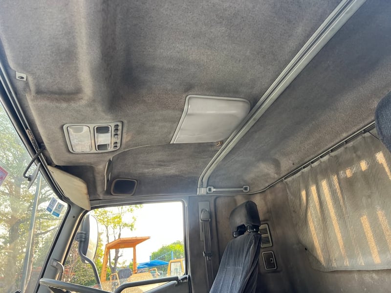 ขาย10ล้อมิตซูบิชิ 517 เพลาเดียว รุ่นผ้าเบรคใหญ่ พื้นเรียบ สภาพใช้งานอยู่