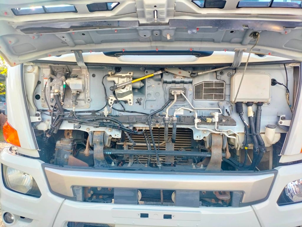 ขาย10ล้อ แชชซีเปล่าไมล์แท้ๆเก่าเก็บใช้งานน้อยมาก3หมื่นกว่ากิโล 