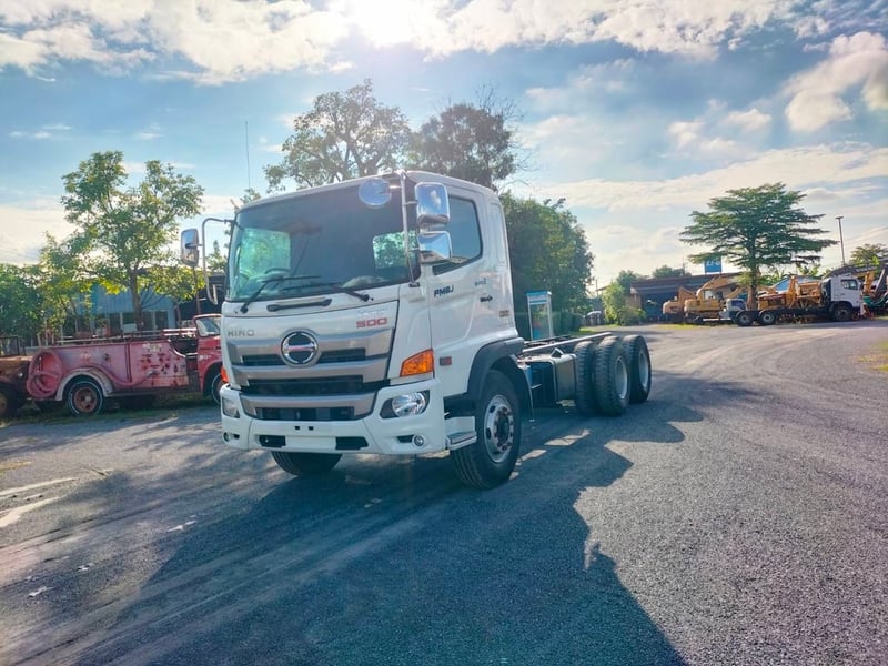 ขาย10ล้อ แชชซีเปล่าไมล์แท้ๆเก่าเก็บใช้งานน้อยมาก3หมื่นกว่ากิโล 