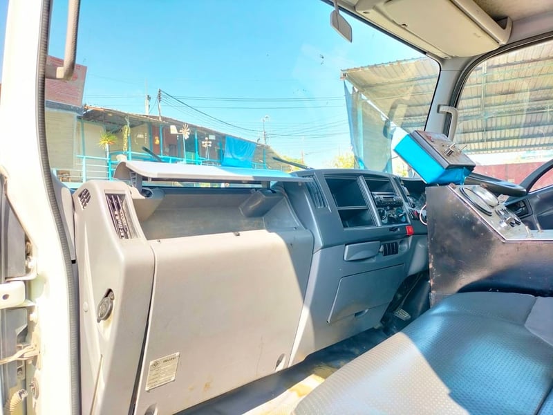 ขายรถ6ล้อดูดฝุ่นแท้งค์สแตนเลส