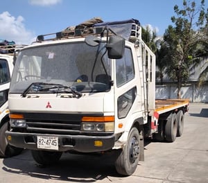 ขาย10ล้อมิตซูบิชิ 517 เพลาเดียว รุ่นผ้าเบรคใหญ่ พื้นเรียบ สภาพใช้งานอยู่