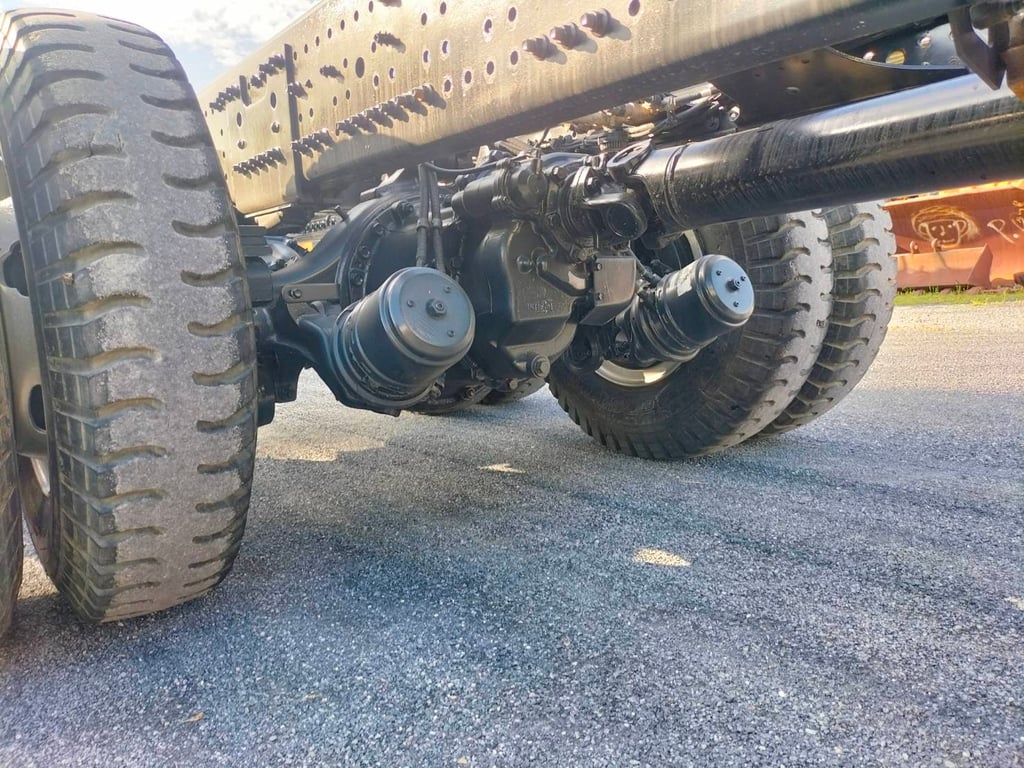 ขาย10ล้อ แชชซีเปล่าไมล์แท้ๆเก่าเก็บใช้งานน้อยมาก3หมื่นกว่ากิโล 