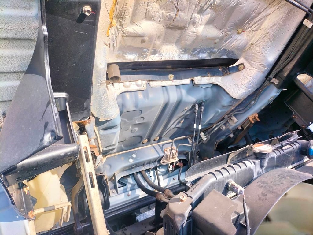 ขาย10ล้อ แชชซีเปล่าไมล์แท้ๆเก่าเก็บใช้งานน้อยมาก3หมื่นกว่ากิโล 