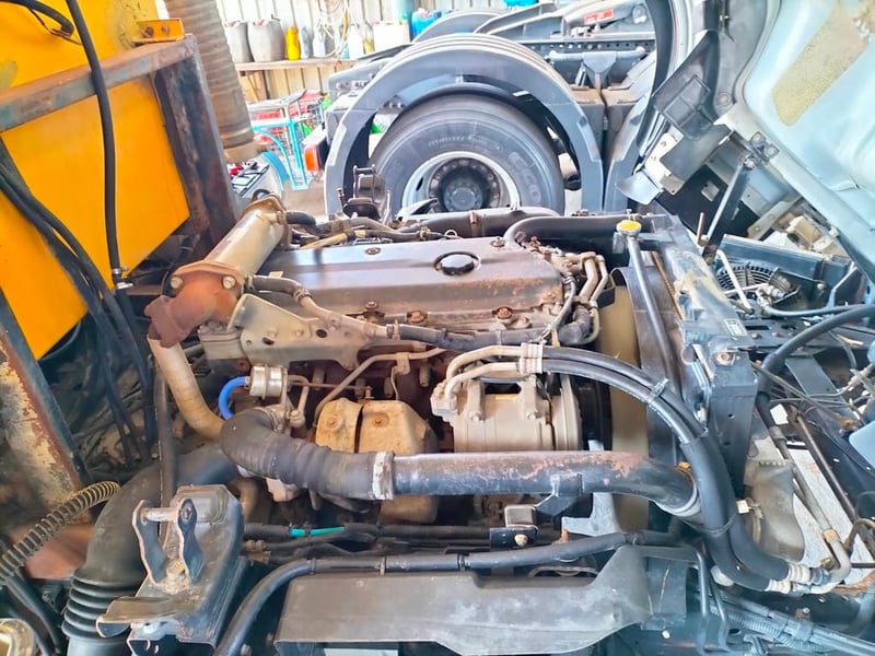 ขายรถ6ล้อดูดฝุ่นแท้งค์สแตนเลส