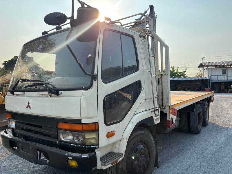 ขาย10ล้อมิตซูบิชิ 517 เพลาเดียว รุ่นผ้าเบรคใหญ่ พื้นเรียบ สภาพใช้งานอยู่