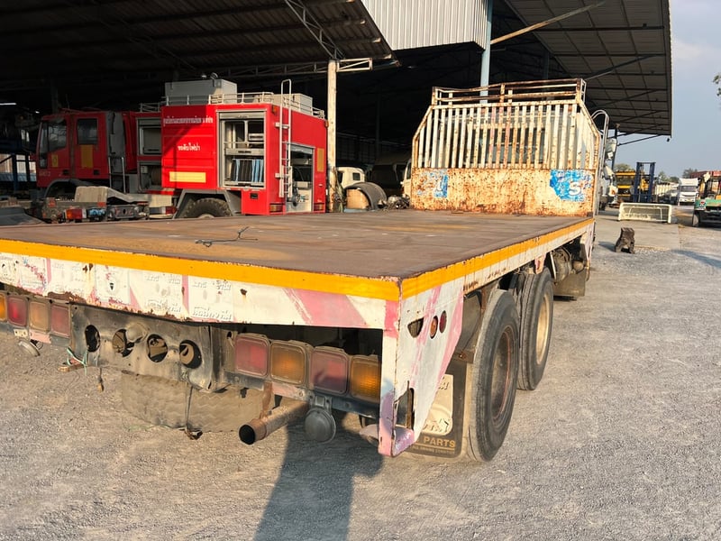 ขาย10ล้อมิตซูบิชิ 517 เพลาเดียว รุ่นผ้าเบรคใหญ่ พื้นเรียบ สภาพใช้งานอยู่