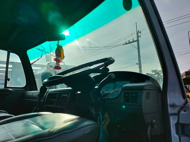 ขายหัวลากนิสสัน 320แรงม้า เบรคแห้งพร้อมหางโลเบท 2เพลา สภาพสวยพร้อมใช้งาน