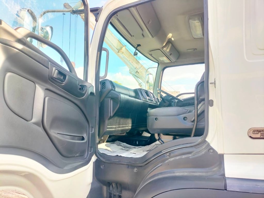 ขาย10ล้อ แชชซีเปล่าไมล์แท้ๆเก่าเก็บใช้งานน้อยมาก3หมื่นกว่ากิโล 