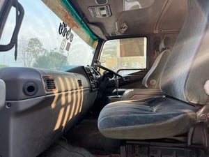 ขาย10ล้อมิตซูบิชิ 517 เพลาเดียว รุ่นผ้าเบรคใหญ่ พื้นเรียบ สภาพใช้งานอยู่