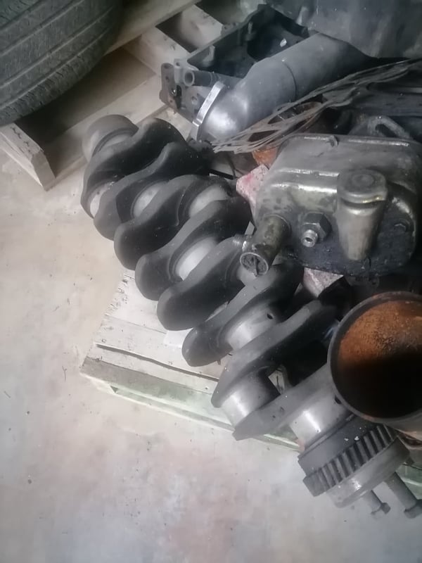 ข้อเหวี่ยง​เครื่อง​4hk1