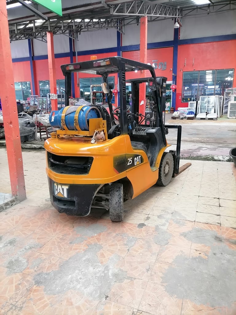 รถฟอร์คลิฟท์2. 5ตันงาส