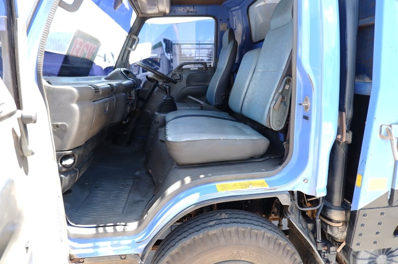 ISUZU NPR 130แรงม้า รถบรรทุก 6ล้อ กระบะคอกสูง ปี2004