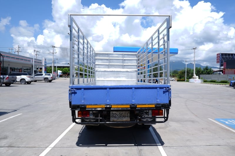 ISUZU NPR 130แรงม้า รถบรรทุก 6ล้อ กระบะคอกสูง ปี2004