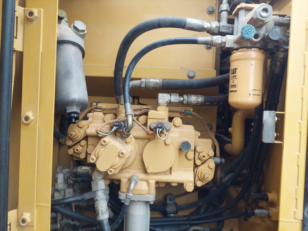 CAT 313D2 GC CAT 313D2 GC