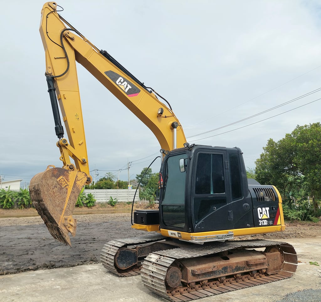 CAT 313D2 GC CAT 313D2 GC