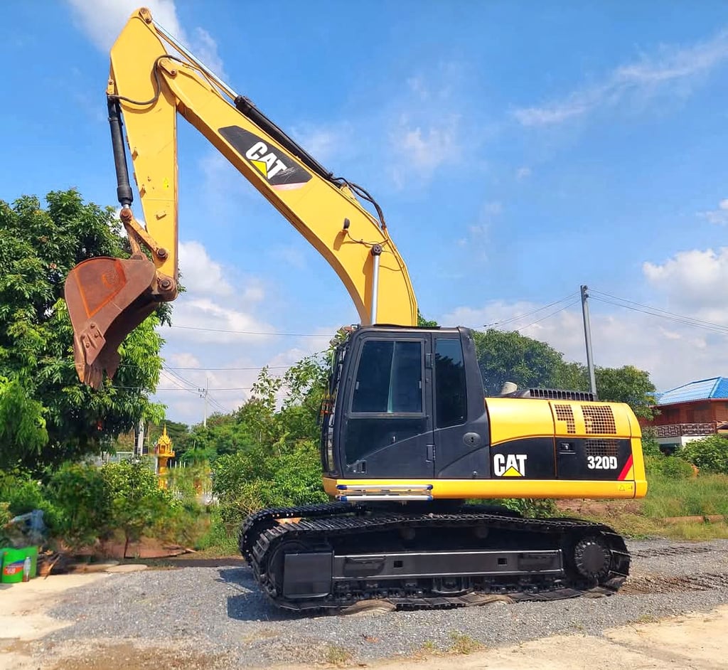 CAT 320D
