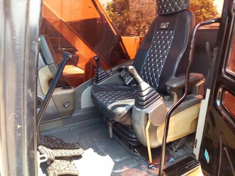 CAT 320D