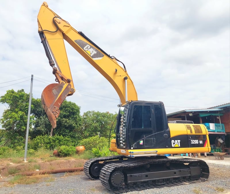 CAT 320D